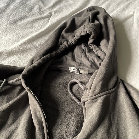 Grey zip up - Picture 3 of 5